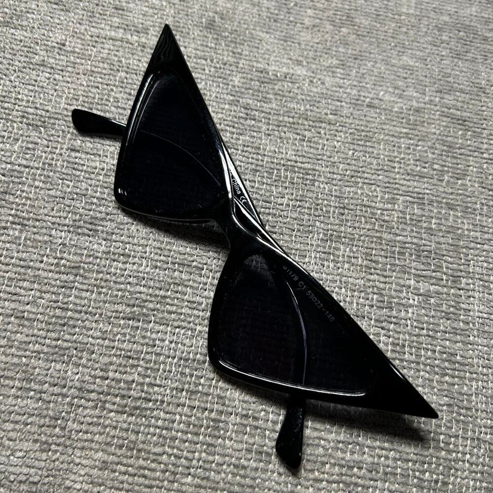 Black cat eye sunglasses festivalvibes